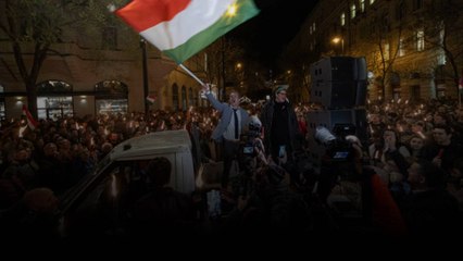 Manifestations à Budapest après les accusations de corruption contre le gouvernement