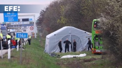 Download Video: Al menos cinco muertos y varios heridos en accidente de un autocar cerca de Leipzig