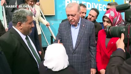 Yaşlı teyzenin Erdoğan sevgisi: "Mezara kadar Recep Tayyip Erdoğan"