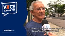 Aposentado Ruivaldo Braga lamenta calçada de Bosque Rodrigues Alves quebrada