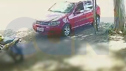 Câmera flagra desespero de motorista ao perceber que Palio Fire estava pegando fogo