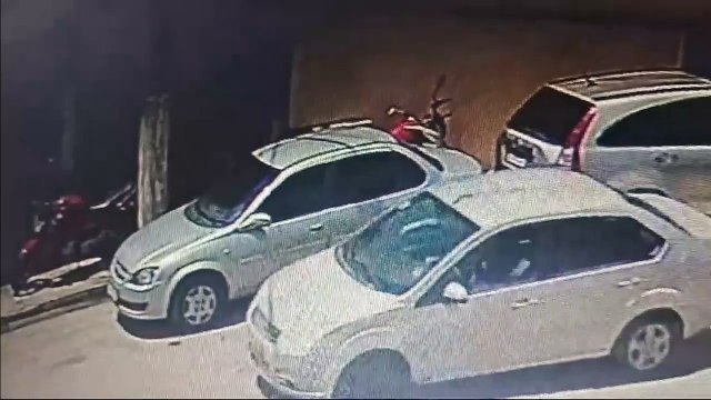 Moto é furtada em plena luz do dia em Lauro de Freitas