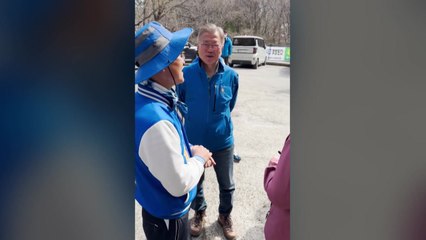 문재인 전 대통령, 민주당 경남 지역 후보들 선거 지원 / YTN