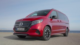 The new Mercedes-Benz EQV AVANTGARDE Exterior Design in Hyacinth red metallic