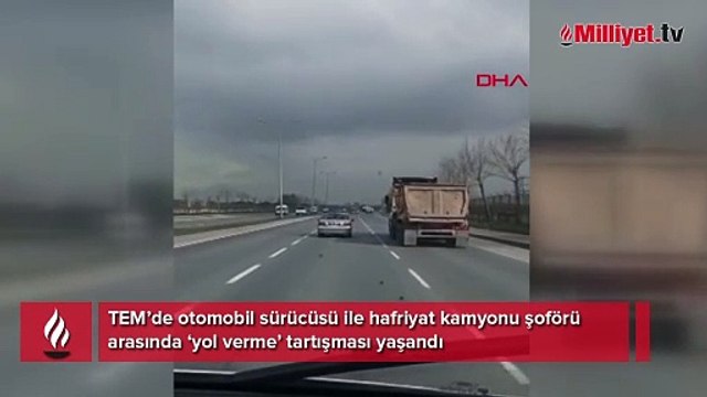 Trafikte tehlikeli 'yol verme' tartışması... Üzerine sürdü!