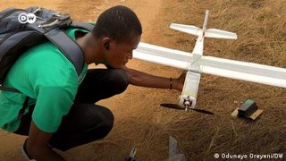 Young Nigerian builds airplanes from trash