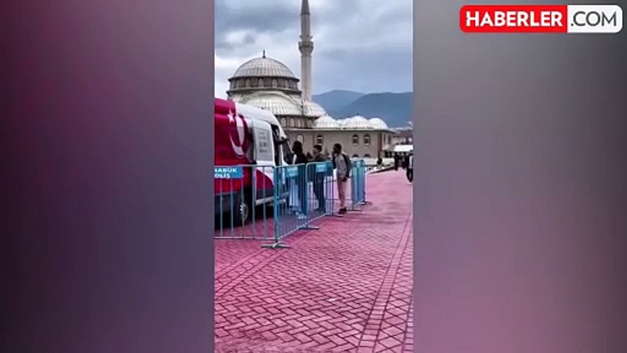 Karabük Üniversitesi'nde yaşanan olaylarla ilgili sosyal medyada nefret söylemi suçlamasıyla 8 kişi gözaltına alındı