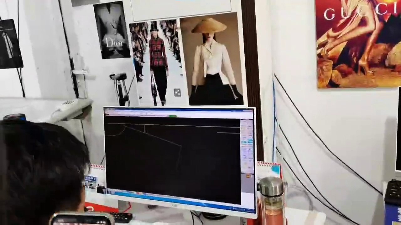 China Wang Xin Man Garment beater#fashion design #costume designer# fashion designer #pattern design