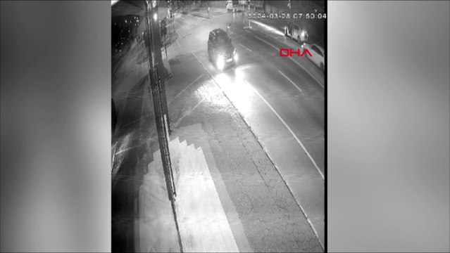 Ümraniye'de 1'i ağır 2 kişinin yaralandığı silahlı saldırı kamerada