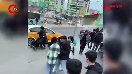 Kağıt mendil almayı reddedince darbettiler