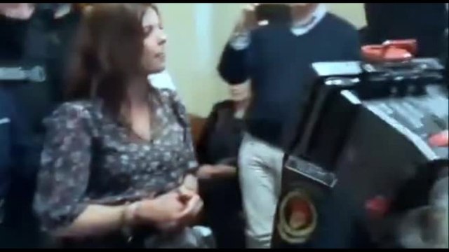 Budapest, negati i domiciliari per Ilaria Salis: l'attivista in aula ancora in catene