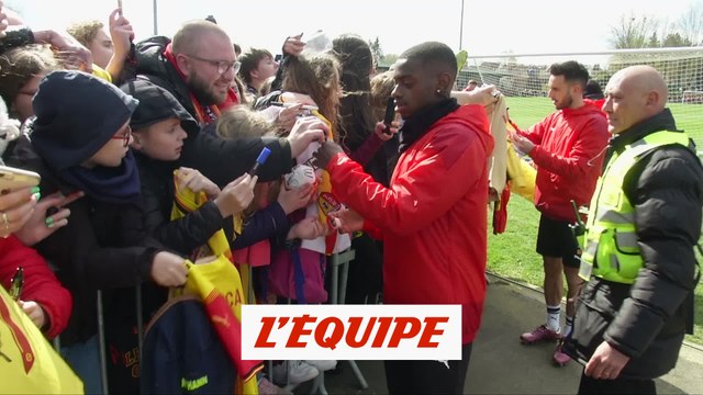 Bain de foule avant le derby contre Lille - Foot - L1 - Lens
