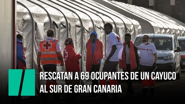 Rescatan a 69 ocupantes de un cayuco, entre ellos tres niños, al sur de Gran Canaria