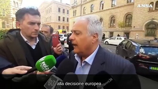 Negati i domiciliari a Ilaria Salis, il padre Roberto: Ennesima prova di forza di Orban