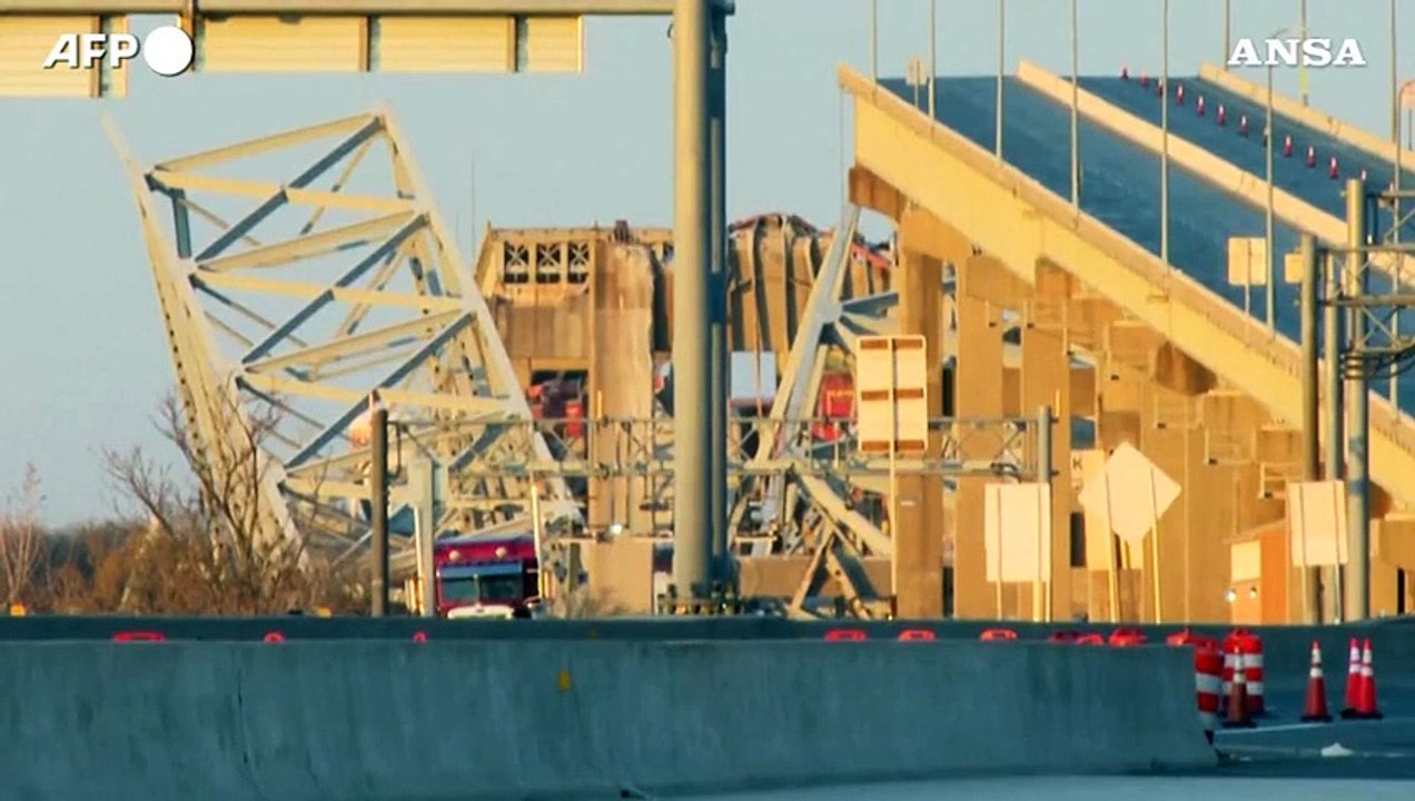 Baltimora, le immagini del ponte crollato dopo l'urto con la nave cargo