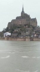 France : le Mont-Saint-Michel devient une île -