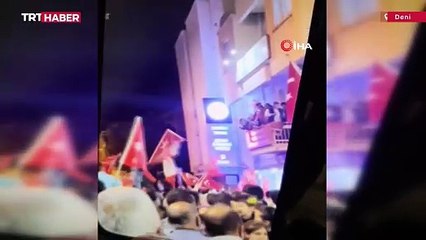 Denizli Tavas'ta CHP binasının balkonu çöktü: 18 yaralı