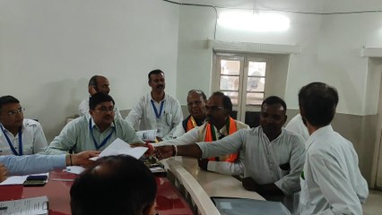 Video...उदयपुर लोकसभा सीट के लिए भाजपा प्रत्याशी मन्नालाल रावत ने नामांकन दाखिल किया