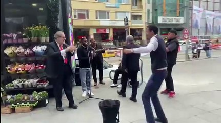 BTP Kadıköy Adayı Nurcan Sabur’dan Kadıköy Meydanında farklı propaganda