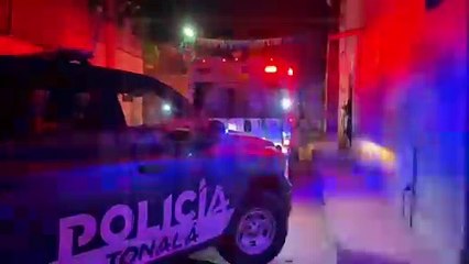 Autoridades asisten a jóvenes baleados