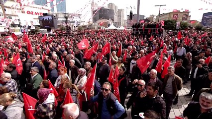 CHP Genel Başkanı Özel, 15 Temmuz darbe girişimine direnenlere 'zibidi' dedi
