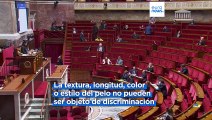 El Parlamento de Francia aprueba una ley que prohíbe la discriminación por el pelo