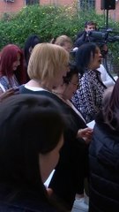 Papa Francis, 12 kadının önce ayağını yıkadı, sonra öptü!