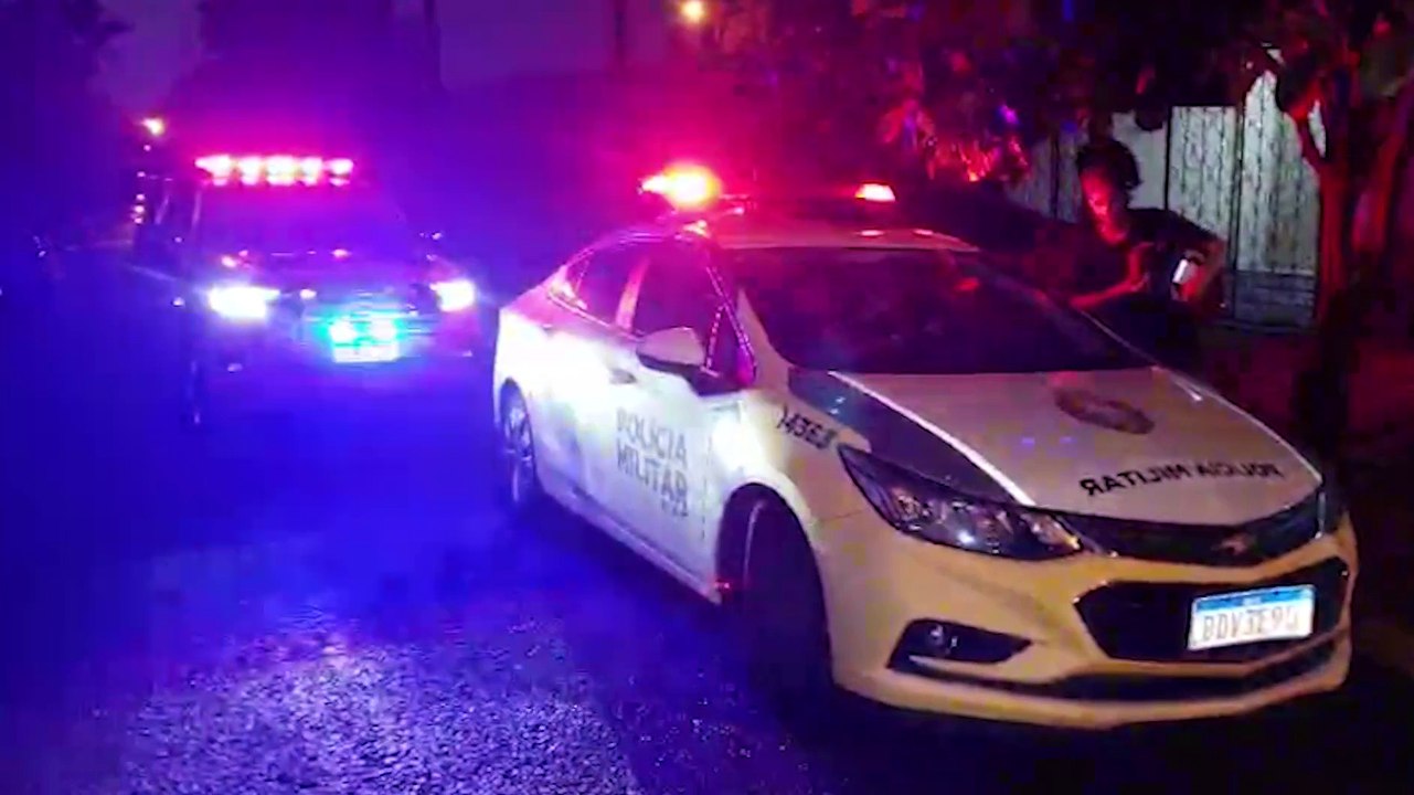 Homem fica em estado grave ao ser agredido por populares ao invadir residência no Santa Felicidade