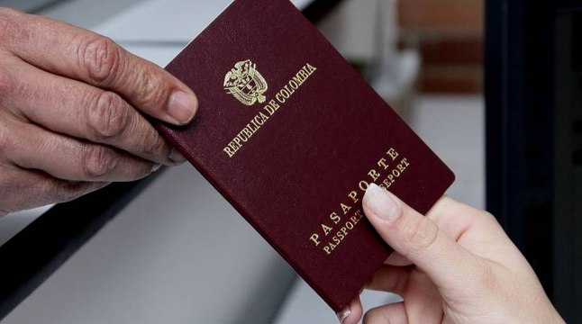 Cancillería revocó resoluciones de pasaportes expedidas por el exsecretario general, por presuntas irregularidades