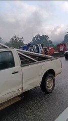 加叻大道发生严重车祸，巴士翻覆疑似压中行人 🚧