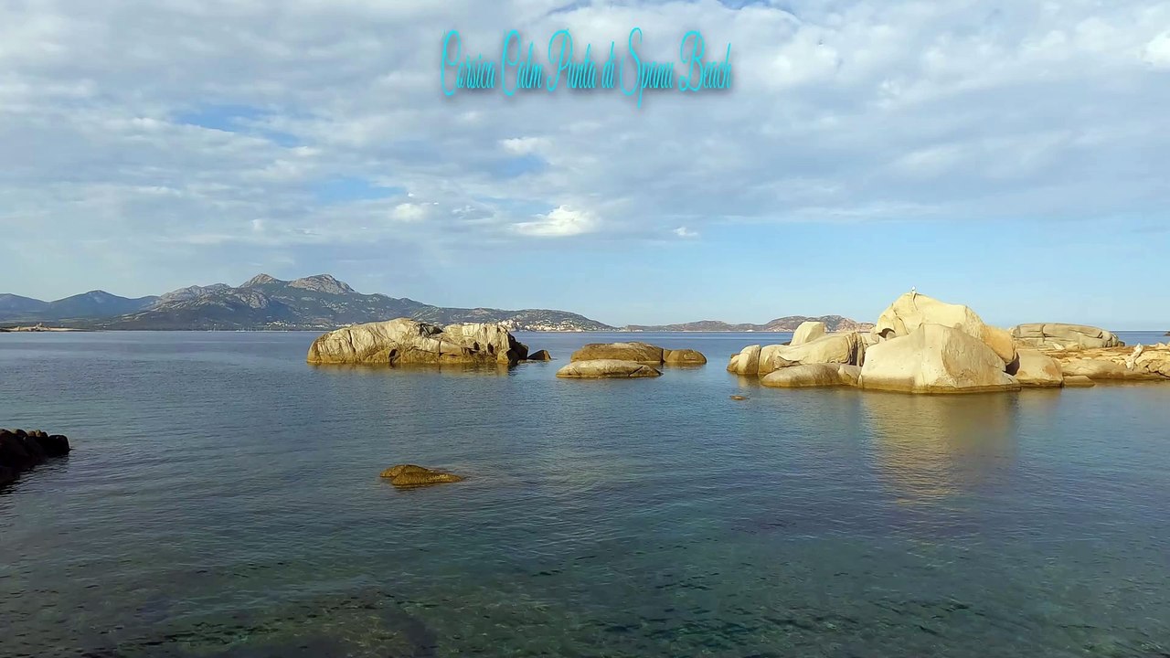 Evasion matinale en Corse : détente absolue à la Punta di Spanu avec vue sur la citadelle de Calvi