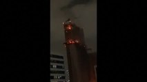 Un incendio arrasa un rascacielos en construcción en Brasil