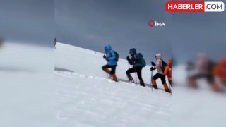Vanlı dağcılar 2 bin 781 rakımlı dağa tırmandı