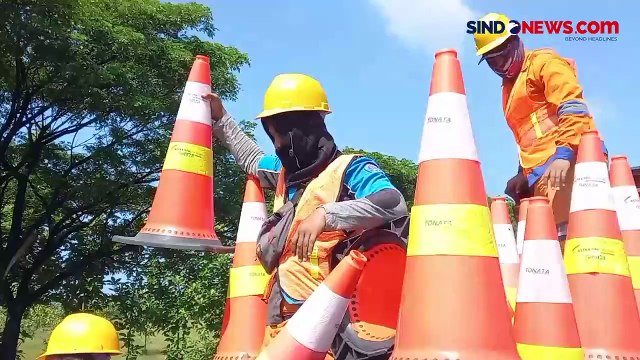Sambut Arus Mudik, Petugas Gelar Simulasi Contraflow di Ruas Tol Cipali
