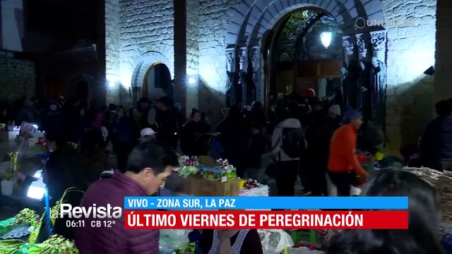 Creyentes llegan hasta la Iglesia Exaltación para presenciar la primera misa de Viernes Santo