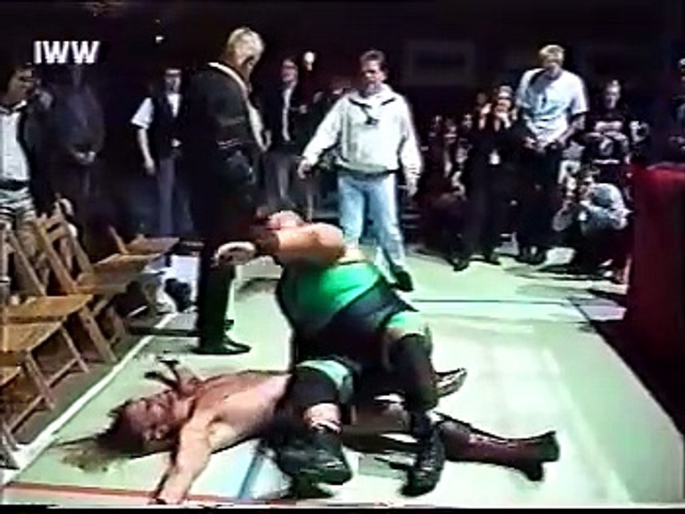 1999/2/13 - Cannonball Grizzly vs. Robbie Brookside
