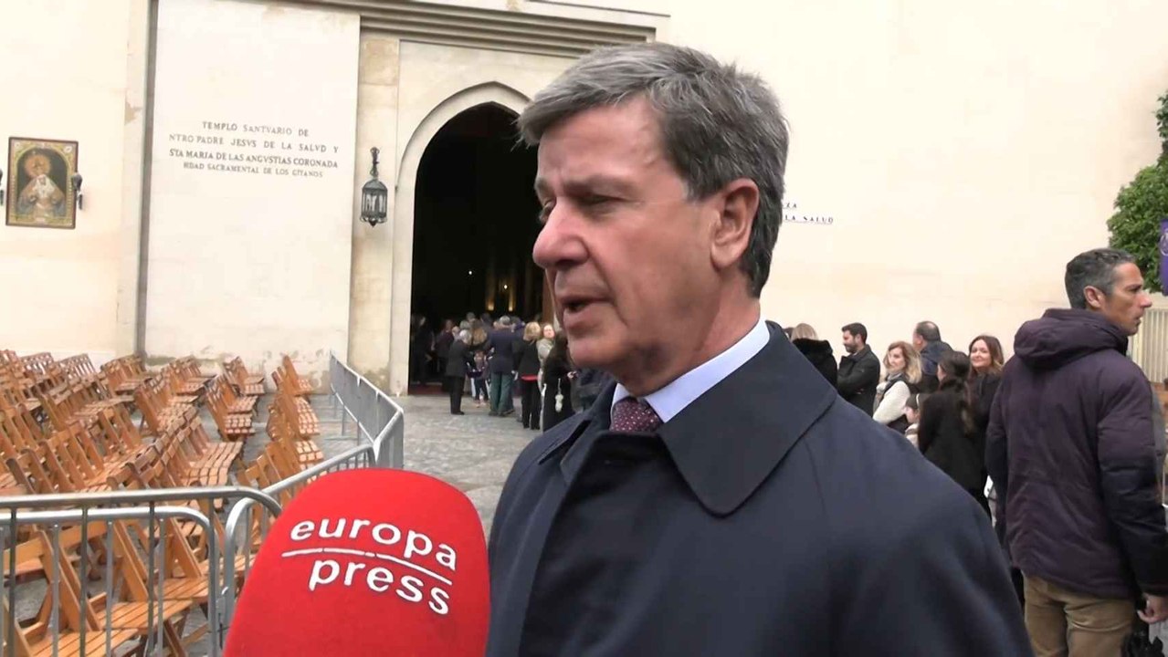 Cayetano Martínez de Irujo, fiel al Cristo de los Gitanos