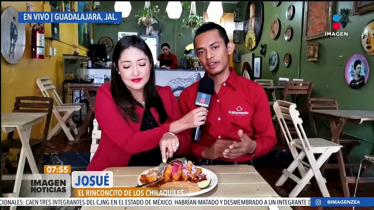 Nallely Medina desayuna chilaquiles rellenos de birria