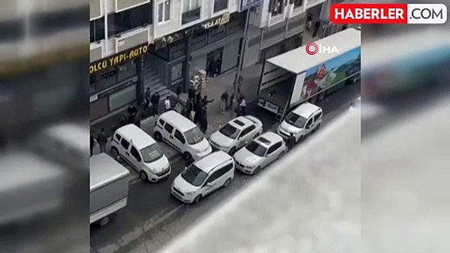 Yol verme tartışmasında kafa attı, yediği yumrukla nakavt oldu