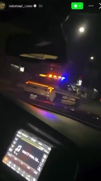 Natanael Cano graba y publica presunto soborno a policías