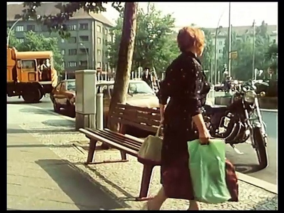 Drei Damen vom Grill - Ganze Serie - Staffel 3/Folge 12  "Oma ist die Größte" - 1982