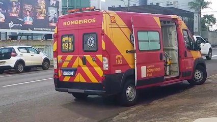 Adolescente fratura braço ao cair de bicicleta na Rua Manoel Ribas