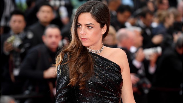 Voici - Anouchka Delon attaque Alain-Fabien et Anthony Delon en justice, un procès va avoir lieu