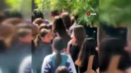 Liseli kızlardan boks ringini aratmayan anlar!