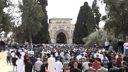 125ألف أدوا صلاة الجمعة الثالثة في المسجد الأقصى