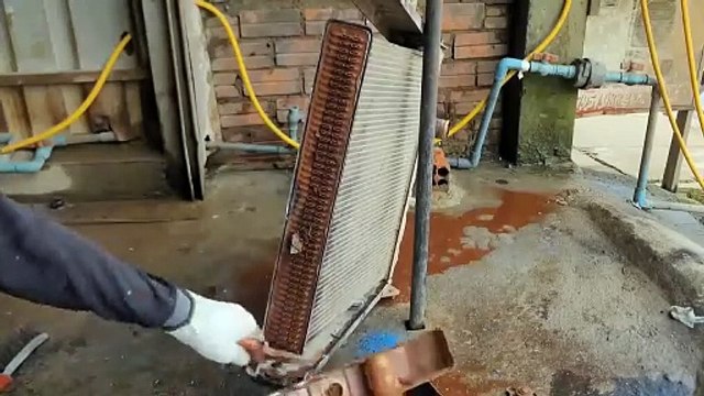 Clean the car radiator or supporting parts of the radiator
