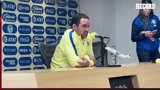 André Jardine sobre la lesión de Julián Quiñones: “Preocupa un poco más”