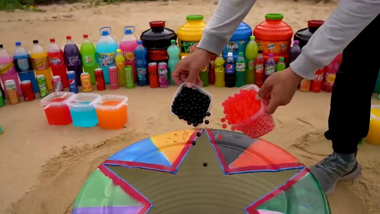 Giant Toothpaste Eruption from Star pit, Big Fanta, Coca Cola, Mtn Dew, Mirinda, Coke vs Mentos