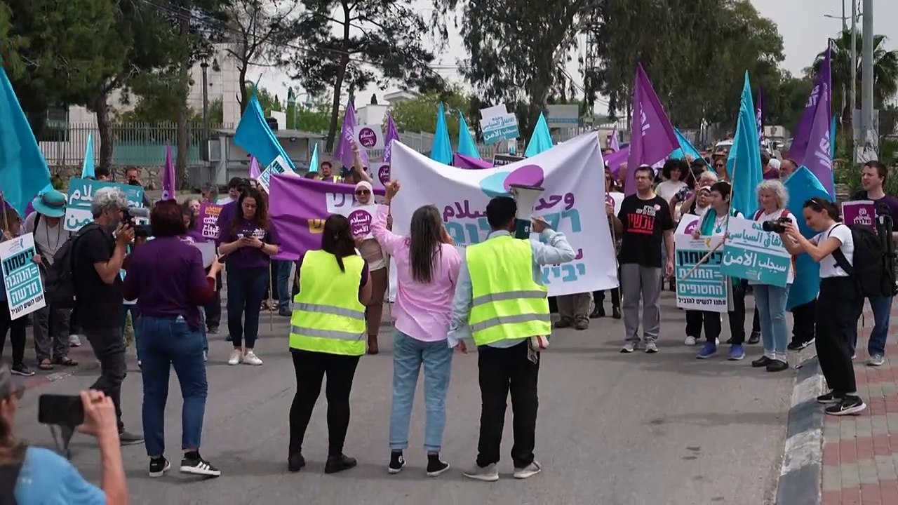 Arabische und jüdische Israelis demonstrieren gemeinsam für Frieden