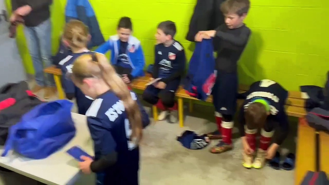 Célébration victoires ! U10 EST (plateau au Gpt Caux et scie le 30 mars 2024)